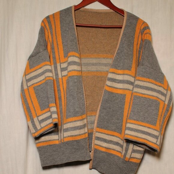 Sweaters - Knitted Cardigan